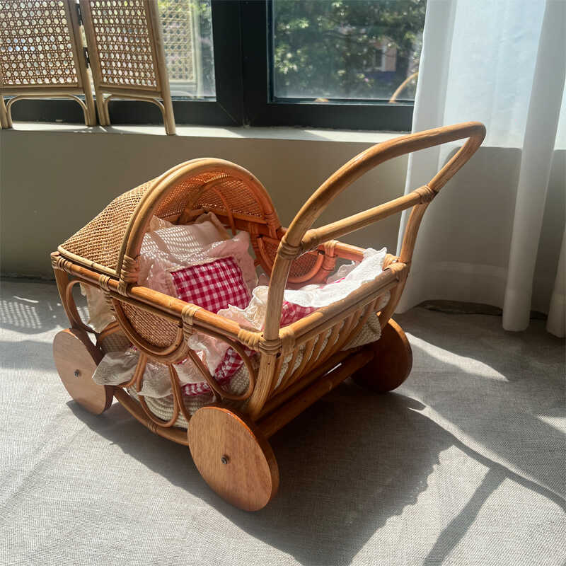 Baby Nursery Plants - รถเข็นเด็กทารกสไตล์วินเทจทำจากหวายสาน ของเล่นจำลองรถเข็นเด็กโบราณ สำหรับตกแต่งห้องเด็กอ่อนและถ่ายภาพ
