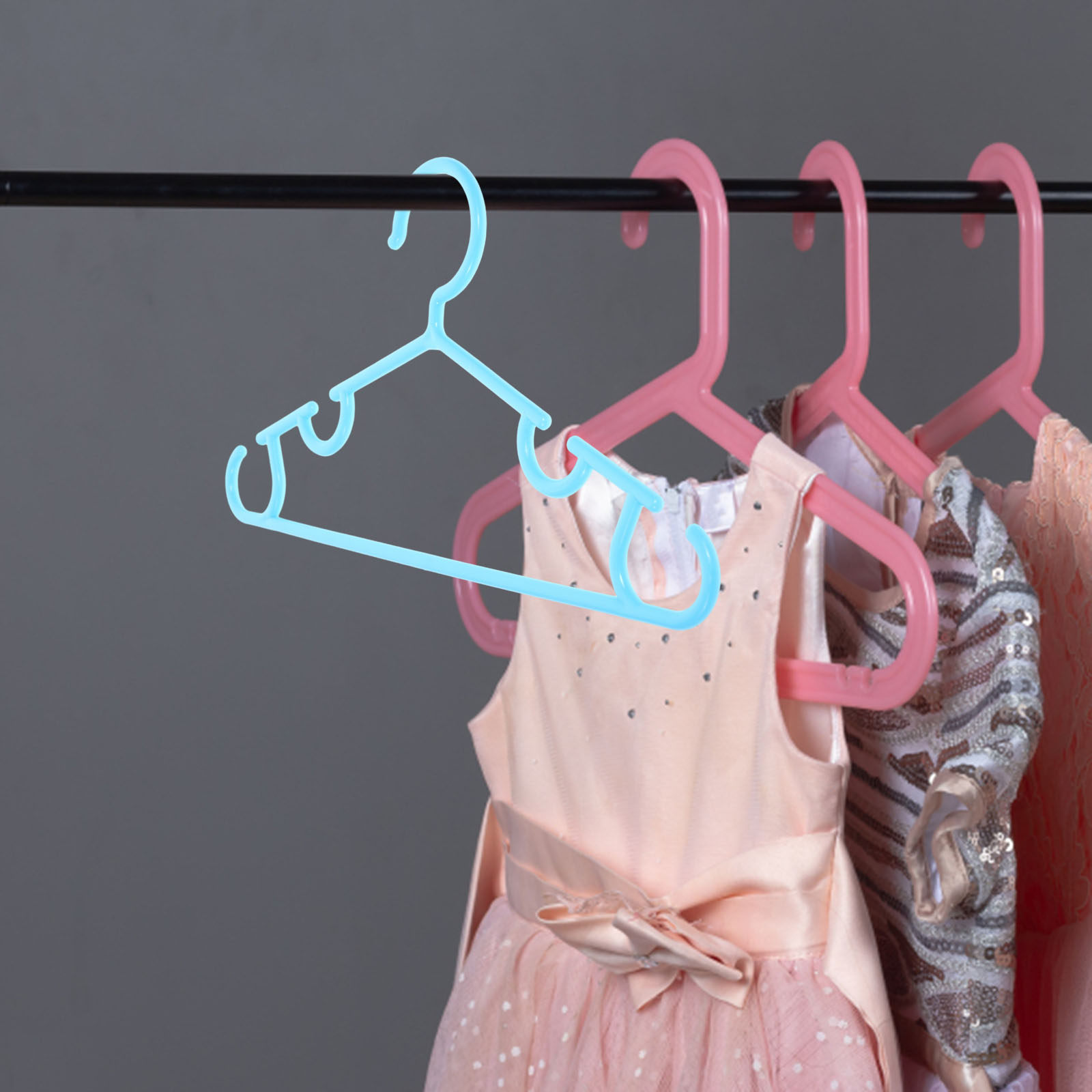 Closet Organizer Baby - ไม้แขวนเสื้อเด็กกันลื่น 10 ชิ้น ไม้แขวนเสื้อพลาสติกสำหรับเด็ก แข็งแรง ทนทาน